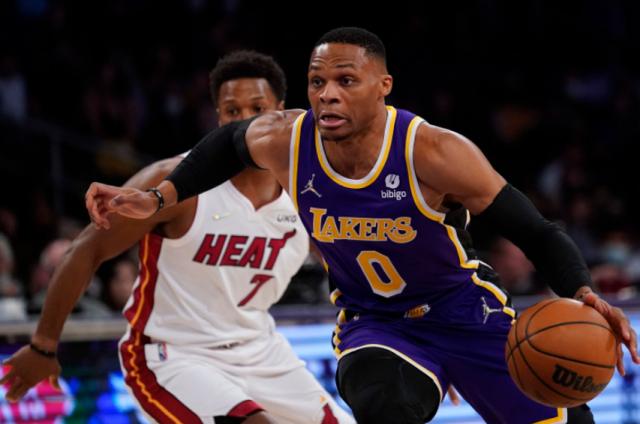 开云-蒙克爆发韦少回暖 热火罚球断电助湖人逃出生天